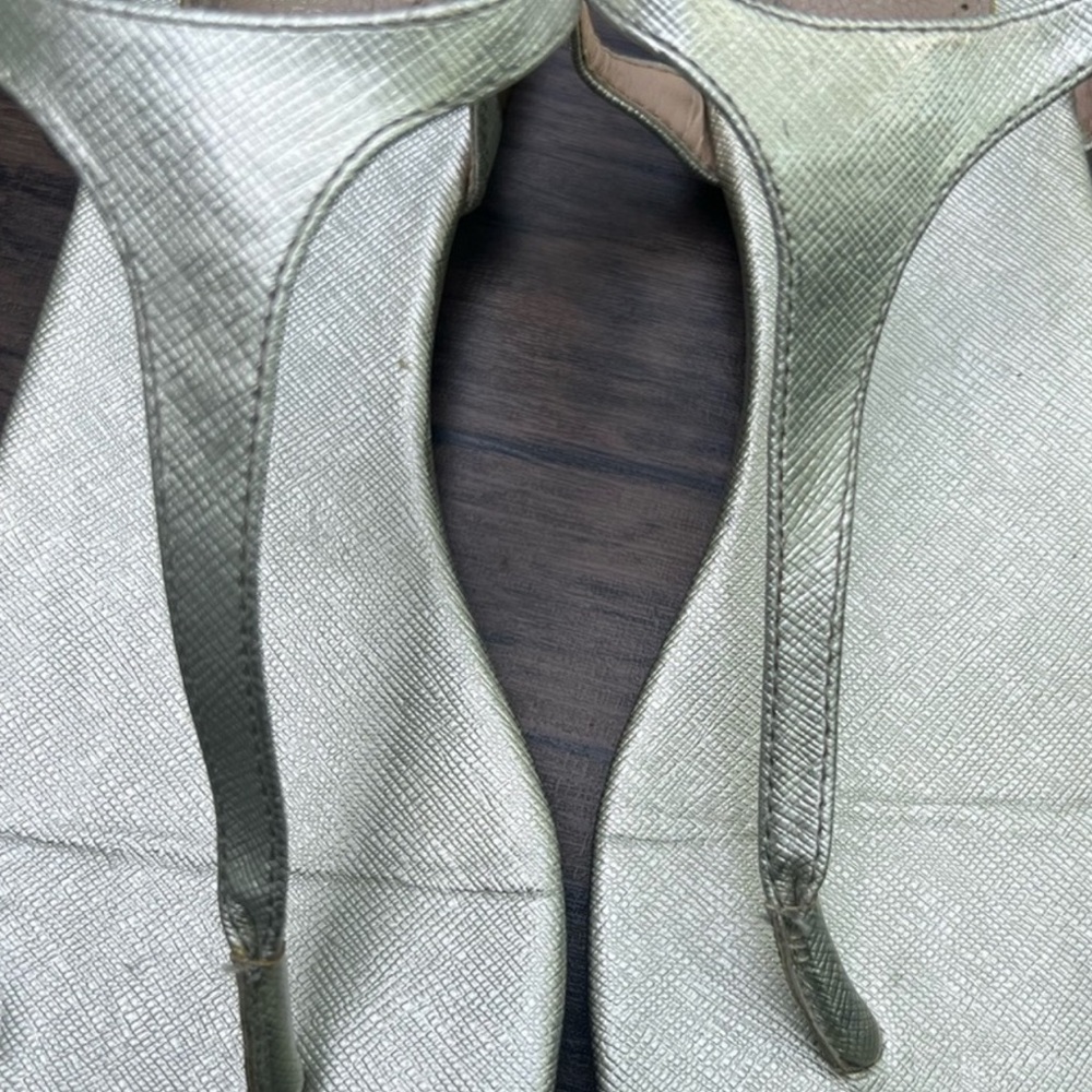 Elegant Silver Women's Sandals barely worn great condition